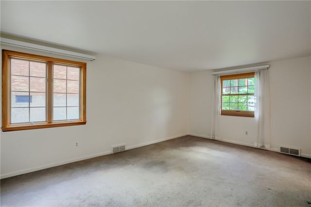 228 Parkedge Road, Green Tree, PA 15220