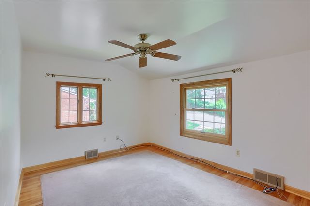 228 Parkedge Road, Green Tree, PA 15220