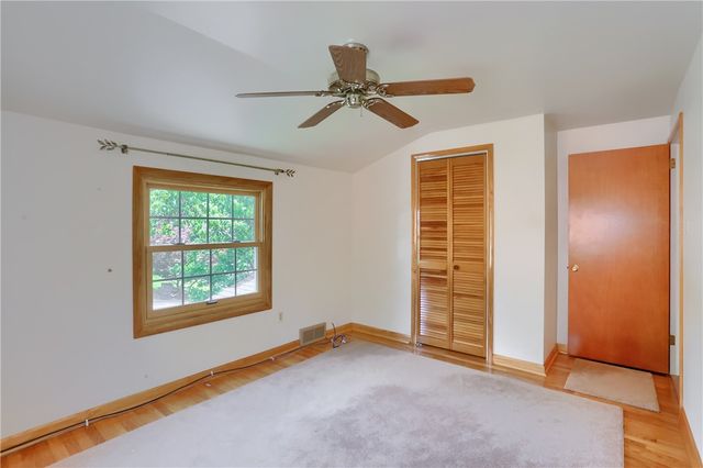 228 Parkedge Road, Green Tree, PA 15220