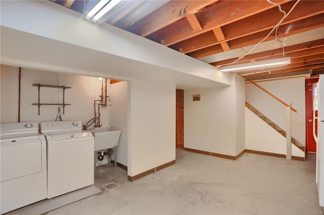 228 Parkedge Road, Green Tree, PA 15220