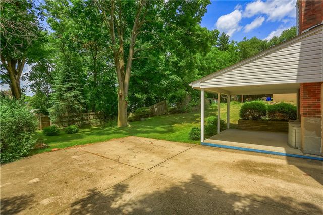 228 Parkedge Road, Green Tree, PA 15220