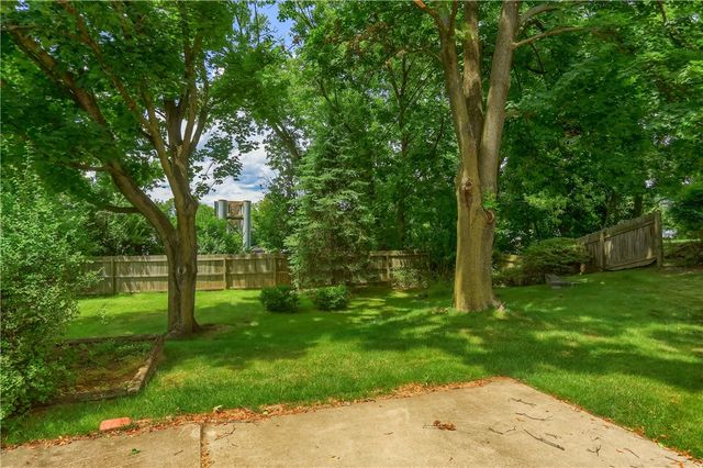 228 Parkedge Road, Green Tree, PA 15220