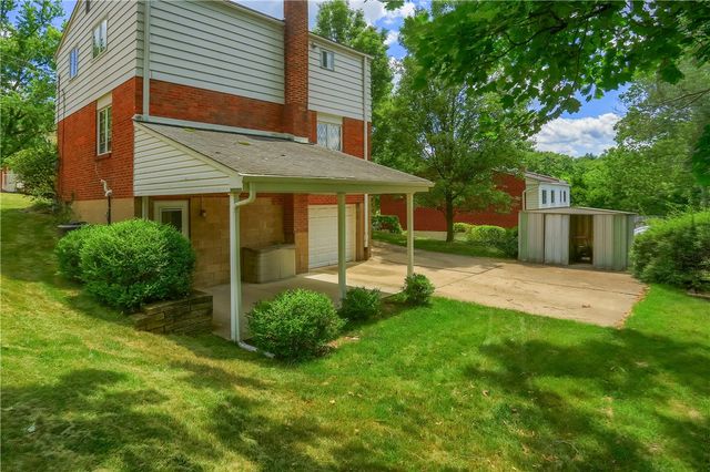228 Parkedge Road, Green Tree, PA 15220