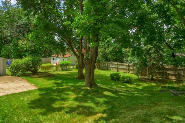 228 Parkedge Road, Green Tree, PA 15220