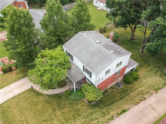 228 Parkedge Road, Green Tree, PA 15220