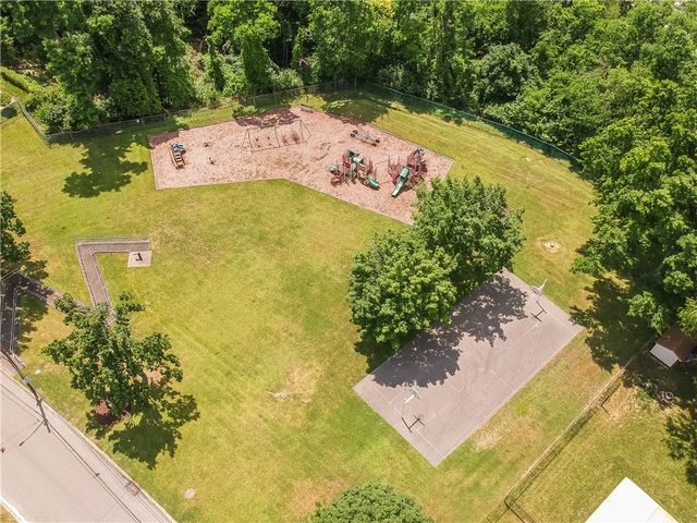 228 Parkedge Road, Green Tree, PA 15220