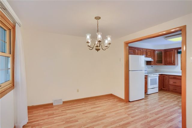 228 Parkedge Road, Green Tree, PA 15220