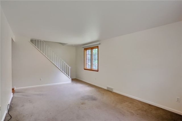228 Parkedge Road, Green Tree, PA 15220