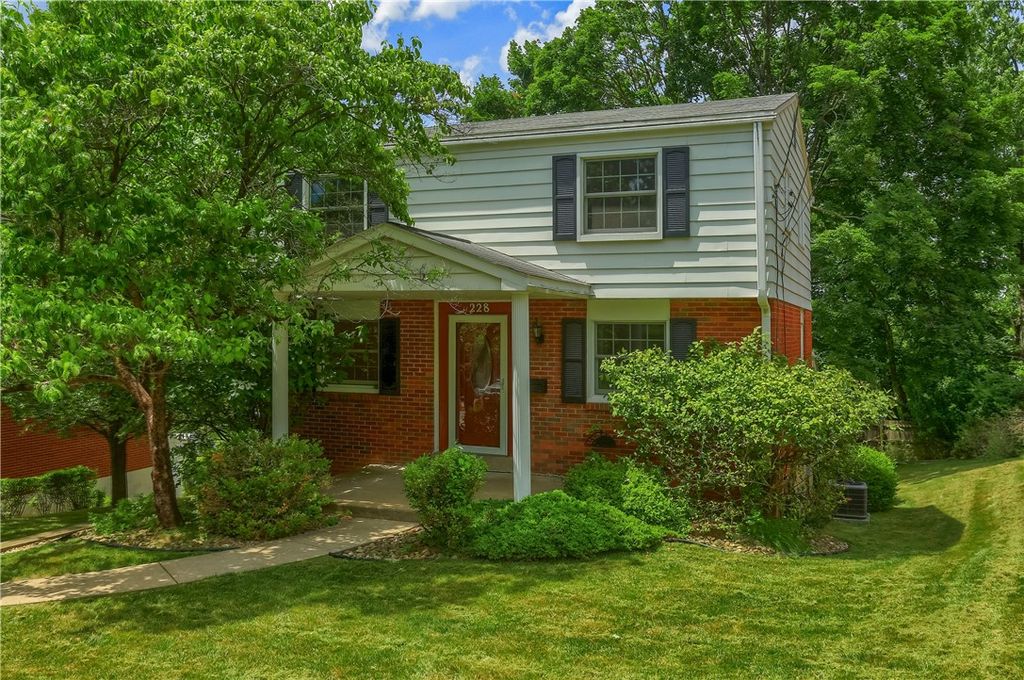 228 Parkedge Road, Green Tree, PA 15220