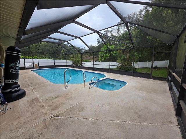 1040 W VILLAGE GREEN ROAD, Deland, FL 32720