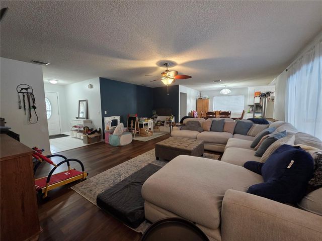 1040 W VILLAGE GREEN ROAD, Deland, FL 32720