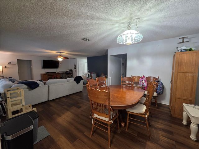 1040 W VILLAGE GREEN ROAD, Deland, FL 32720