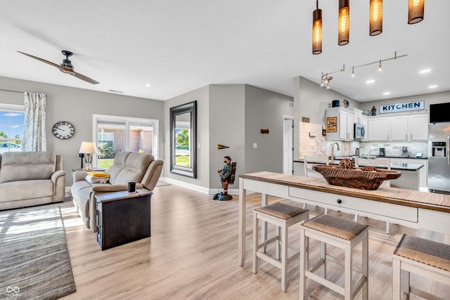 4252 Washington Boulevard, Plainfield, IN 46168