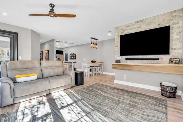 4252 Washington Boulevard, Plainfield, IN 46168