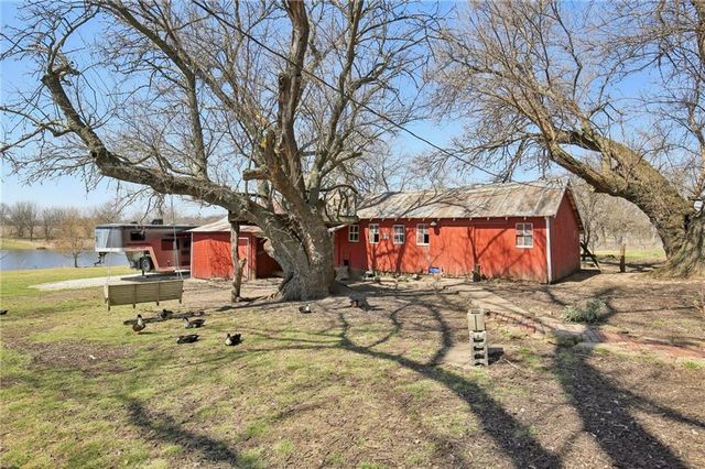 1031 NE 301 Road, Leeton, MO 64761