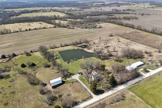 1031 NE 301 Road, Leeton, MO 64761