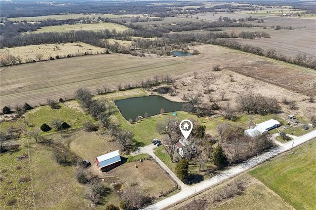 1031 NE 301 Road, Leeton, MO 64761