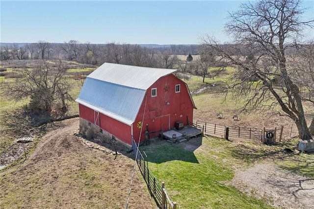 1031 NE 301 Road, Leeton, MO 64761