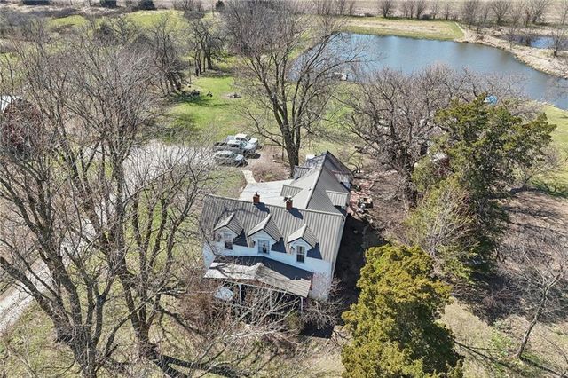 1031 NE 301 Road, Leeton, MO 64761