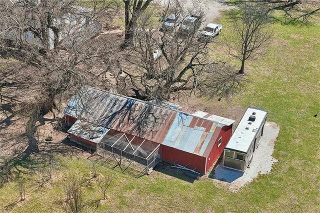 1031 NE 301 Road, Leeton, MO 64761