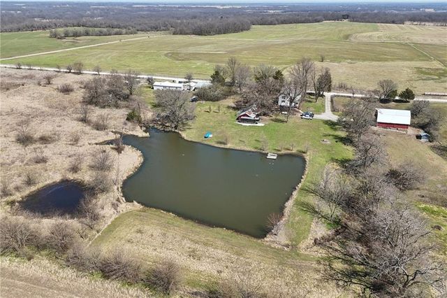 1031 NE 301 Road, Leeton, MO 64761