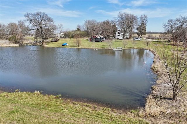 1031 NE 301 Road, Leeton, MO 64761