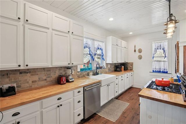 1031 NE 301 Road, Leeton, MO 64761