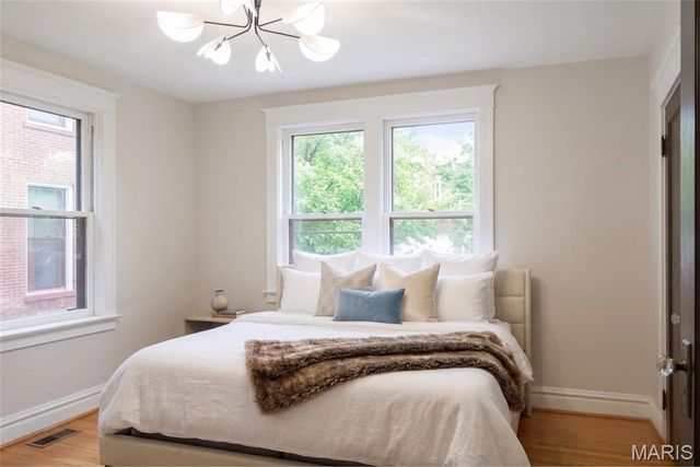 7104 Tulane Avenue, University City, MO 63130