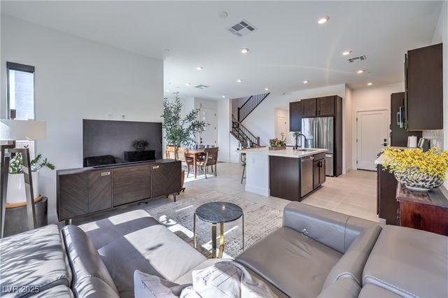 9881 Agate Creek Street, Las Vegas, NV 89141