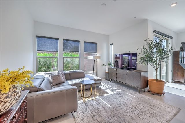 9881 Agate Creek Street, Las Vegas, NV 89141