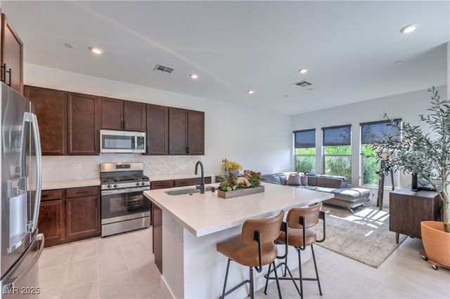 9881 Agate Creek Street, Las Vegas, NV 89141