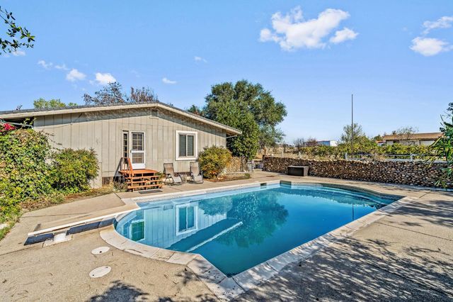 6495 Pettinger Rd, Valley Springs, CA 95252
