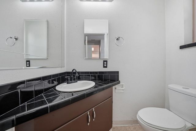 6495 Pettinger Rd, Valley Springs, CA 95252