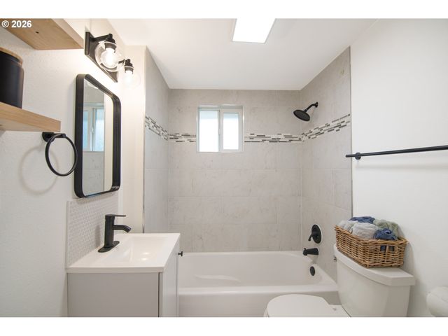 5210 Se 118TH Ave, Portland, OR 97266