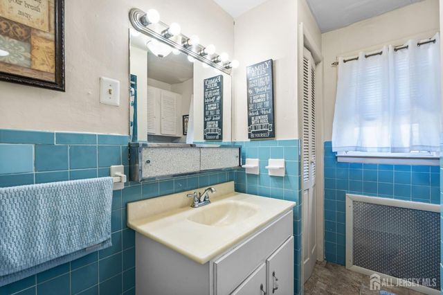 11 Charles Street, South River, NJ 08882