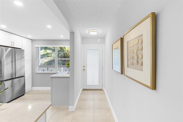 2102 Lucaya Bnd K2, Coconut Creek, FL 33066