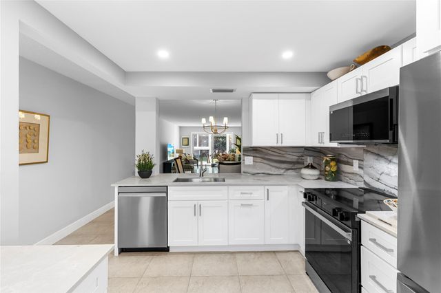 2102 Lucaya Bnd K2, Coconut Creek, FL 33066