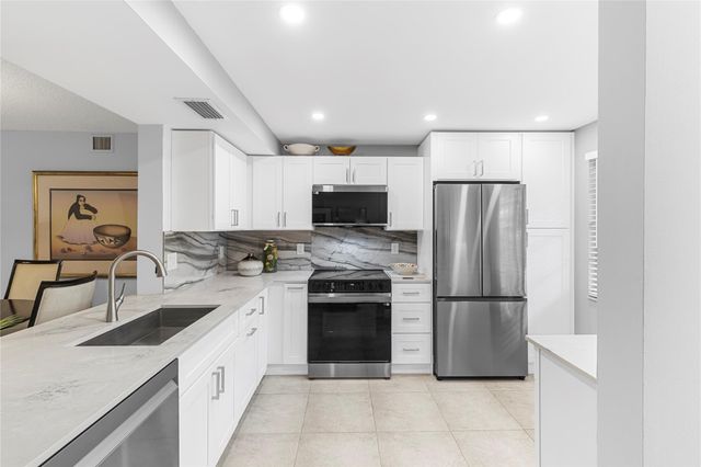 2102 Lucaya Bnd K2, Coconut Creek, FL 33066