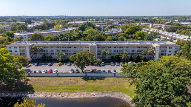 2102 Lucaya Bnd K2, Coconut Creek, FL 33066