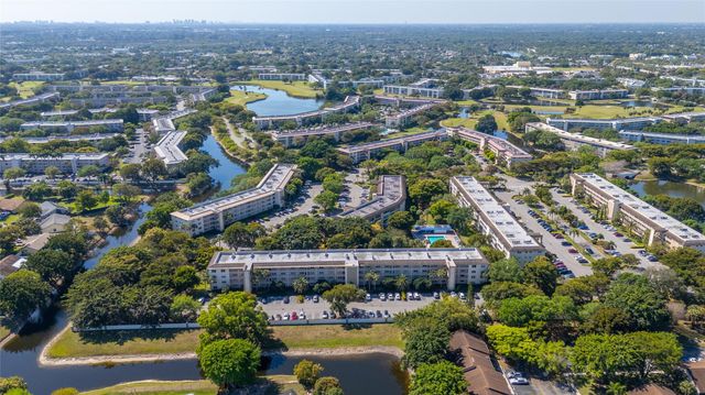 2102 Lucaya Bnd K2, Coconut Creek, FL 33066