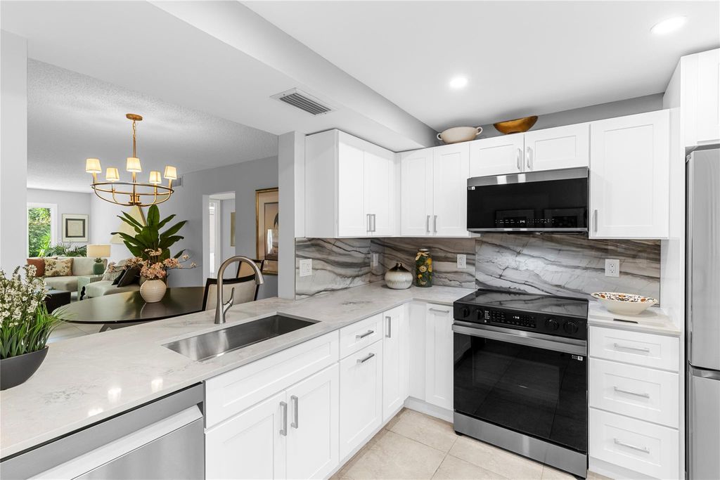 2102 Lucaya Bnd K2, Coconut Creek, FL 33066