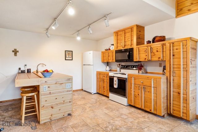 2555 Little Coyote Road, Big Sky, MT 59716