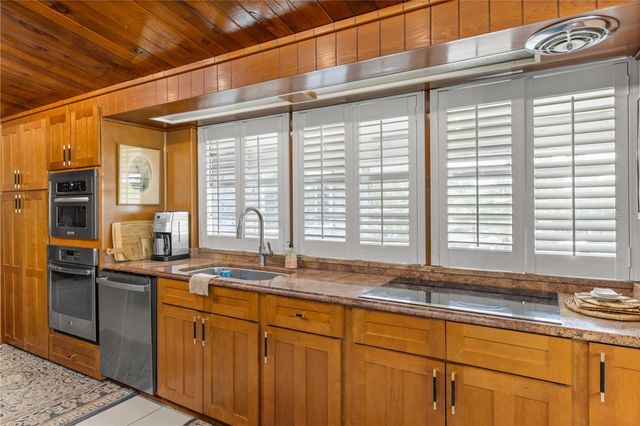 1830 SE 3RD COURT, Crystal River, FL 34429