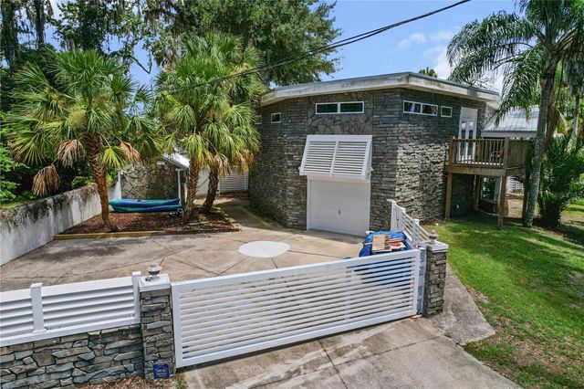 1830 SE 3RD COURT, Crystal River, FL 34429