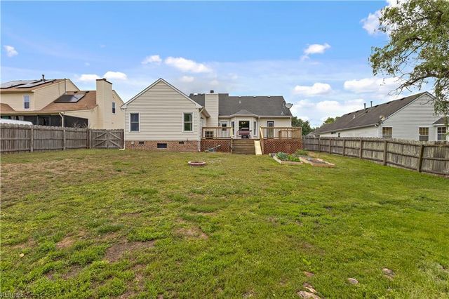 104 Foxworth Cir, Suffolk, VA 23434