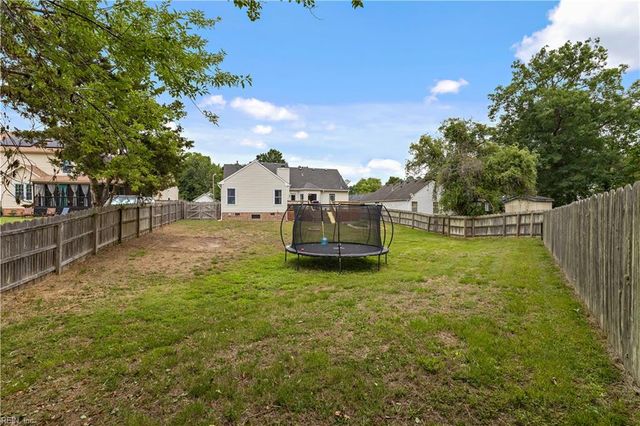 104 Foxworth Cir, Suffolk, VA 23434