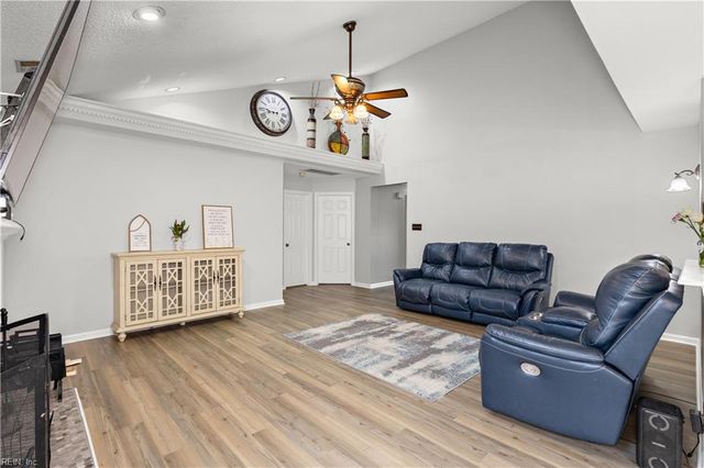 104 Foxworth Cir, Suffolk, VA 23434