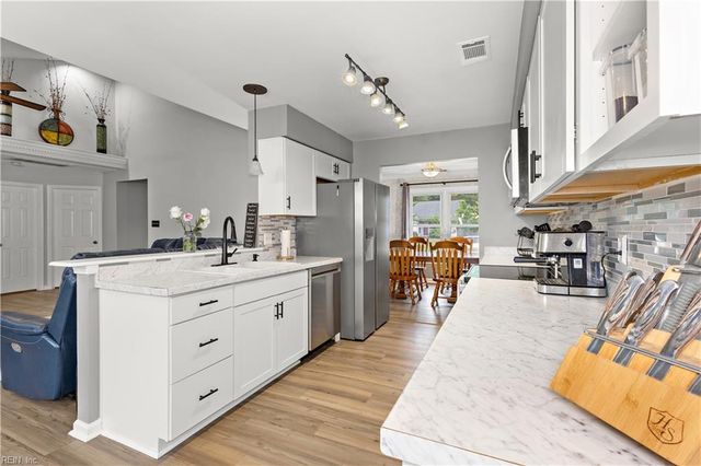 104 Foxworth Cir, Suffolk, VA 23434