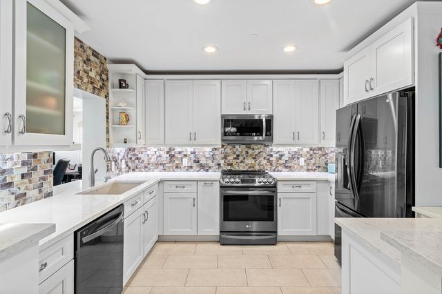 865 NE 5th Street, Deerfield Beach, FL 33441