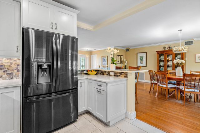 865 NE 5th Street, Deerfield Beach, FL 33441